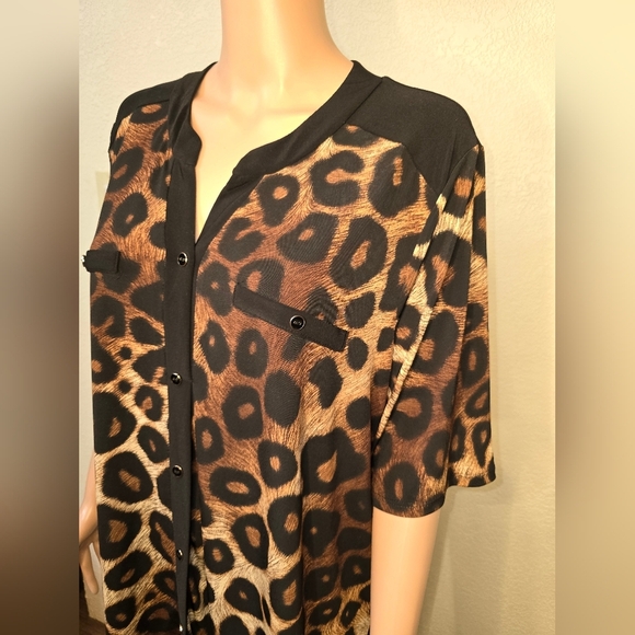 ELLIE McCarthy Blouse Women’s Sz 3X Button Down Leopard Print Polyester … - Picture 8 of 10